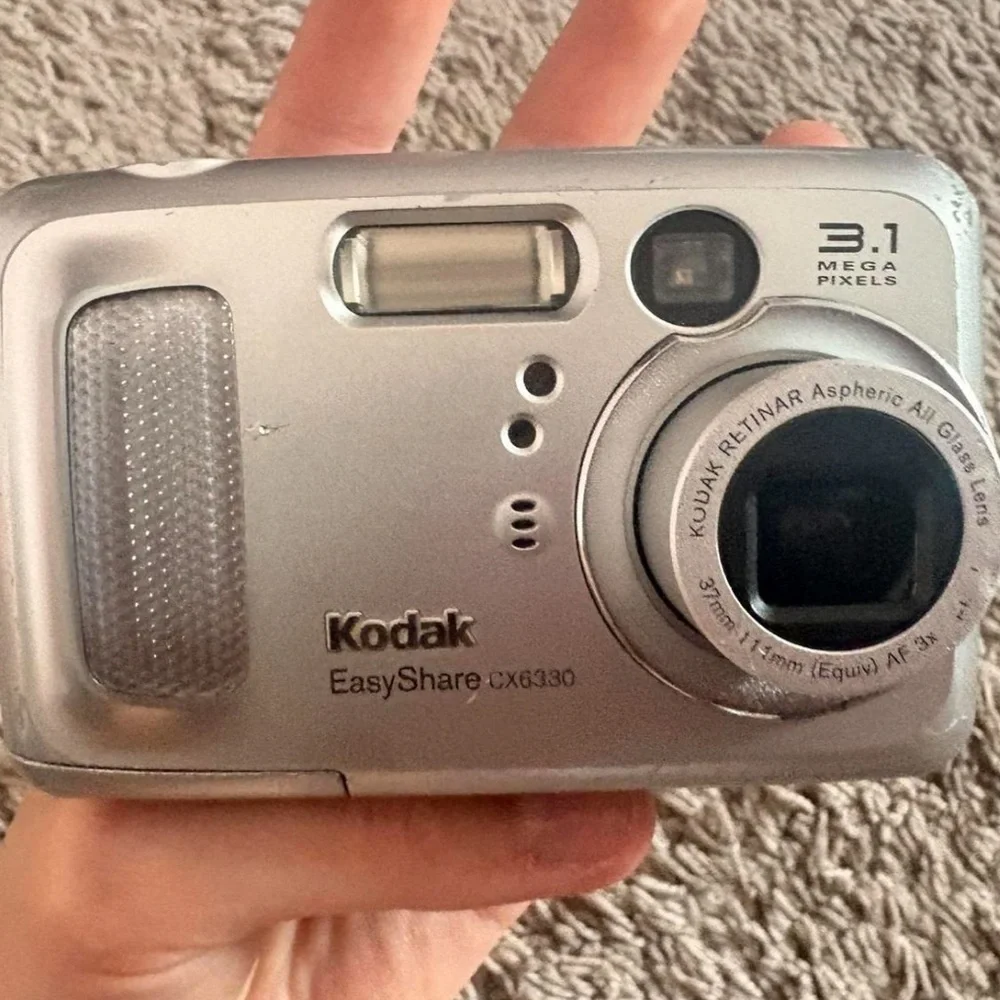 Kodak EasyShare CX6330 Compact Silver Point-and-Shoot Camera